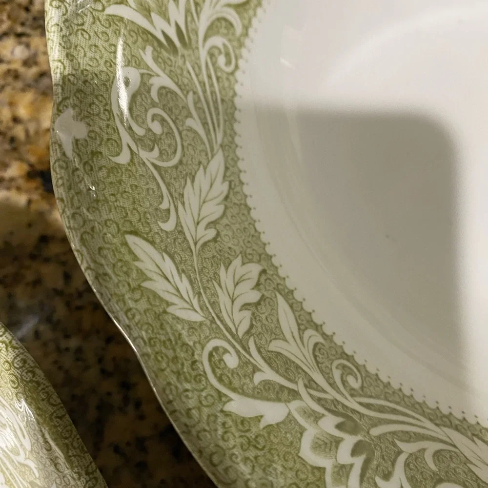 8 VTG J & G Meakin England Sterling Renaissance Green 1 Soup 3 Cereal 4 Saucers